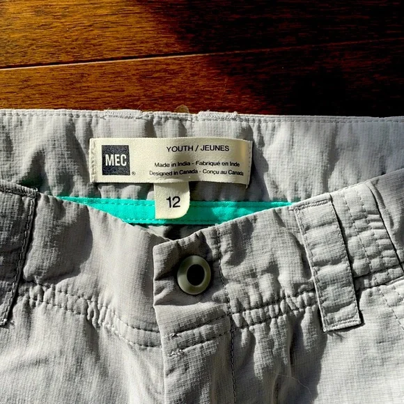 MEC Convertible Pants - Picture 2 of 3